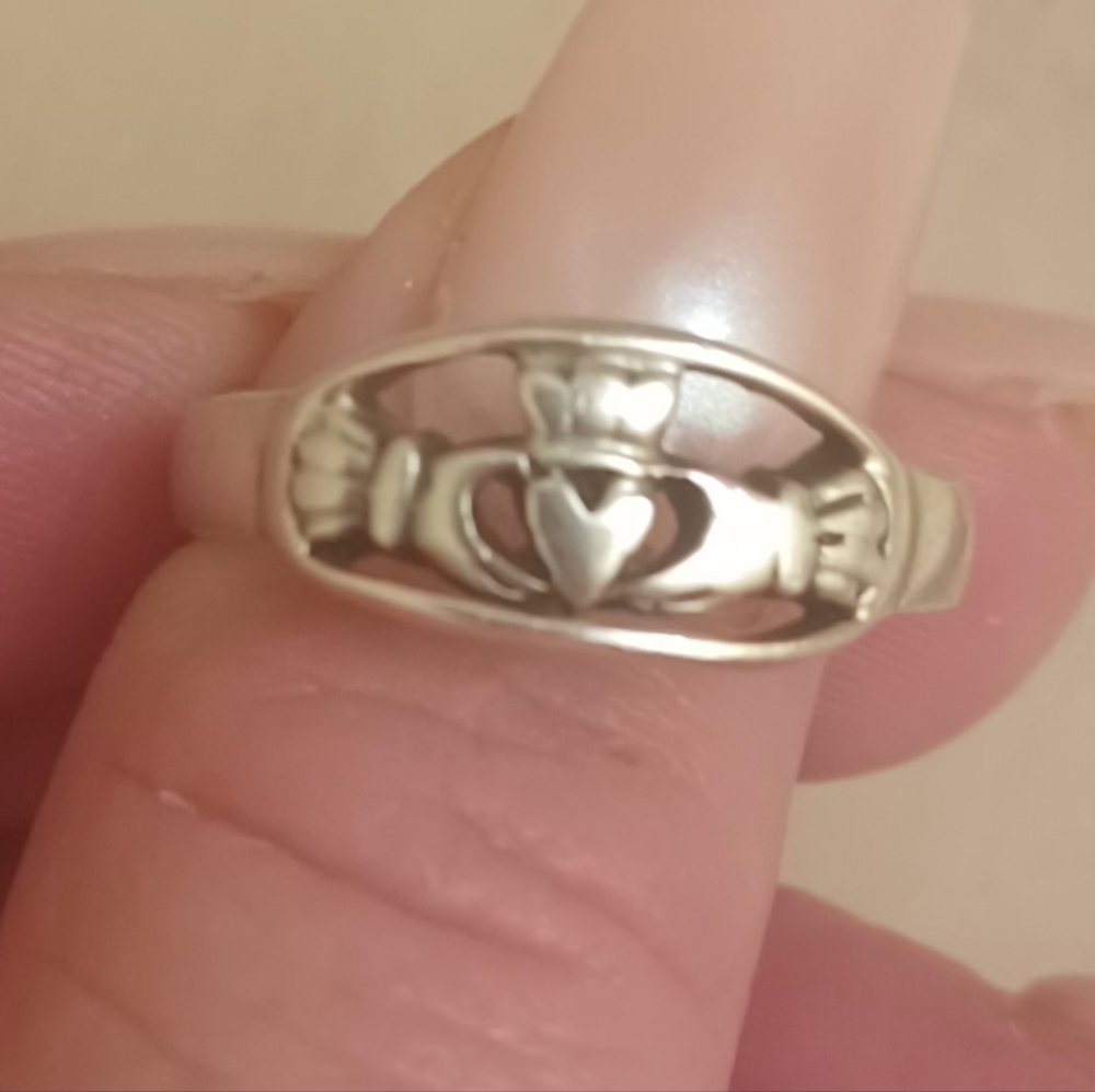 Sterling Silver Claddagh Ring size 8.25